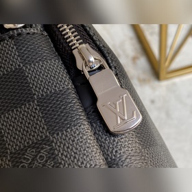 LV N41719 Черная сумка через плечо из серии Avenue. Эта сумка из 