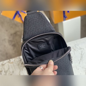 LV M30863 Черный с крестообразным узором Мужская сумка-нагрудная 