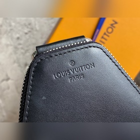 LV M46327 Серия сумок через плечо для пожилых людей. Эта сумка че