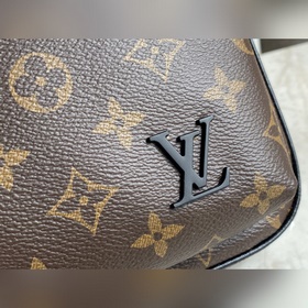 LV M46327 Серия сумок через плечо для пожилых людей. Эта сумка че