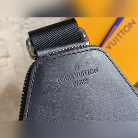 LV M46327 Черный с цветочным принтом Серия сумок через плечо и на