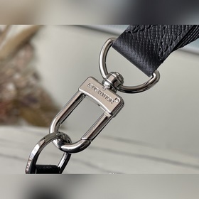 LV M30936 Черная сумка через плечо Duo из ткани Monogram и кожи T