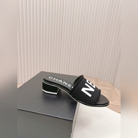 Средний каблук CHANEL Новая коллекция сандалий и тапочек 2024 Кла