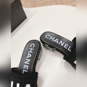 Средний каблук CHANEL Новая коллекция сандалий и тапочек 2024 Кла