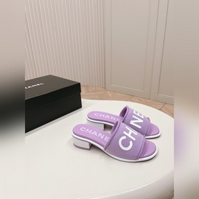 Средний каблук CHANEL Новая коллекция сандалий и тапочек 2024 Кла