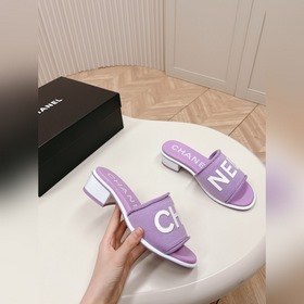 Средний каблук CHANEL Новая коллекция сандалий и тапочек 2024 Кла