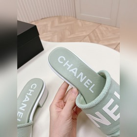 Средний каблук CHANEL Новая коллекция сандалий и тапочек 2024 Кла