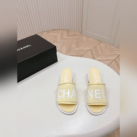 Средний каблук CHANEL Новая коллекция сандалий и тапочек 2024 Кла