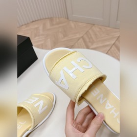 Средний каблук CHANEL Новая коллекция сандалий и тапочек 2024 Кла
