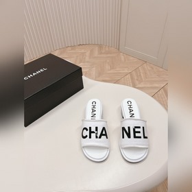 Средний каблук CHANEL Новая коллекция сандалий и тапочек 2024 Кла
