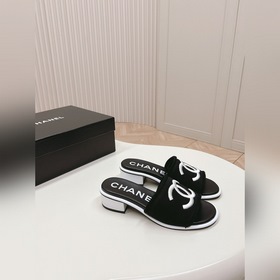 Средний каблук CHANEL Новая коллекция сандалий и тапочек 2024 Кла