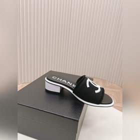 Средний каблук CHANEL Новая коллекция сандалий и тапочек 2024 Кла