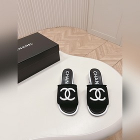 Средний каблук CHANEL Новая коллекция сандалий и тапочек 2024 Кла