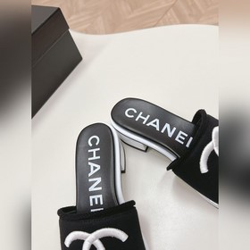 Средний каблук CHANEL Новая коллекция сандалий и тапочек 2024 Кла