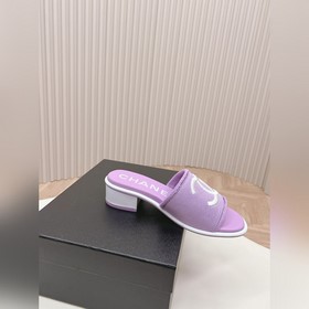 Средний каблук CHANEL Новая коллекция сандалий и тапочек 2024 Кла