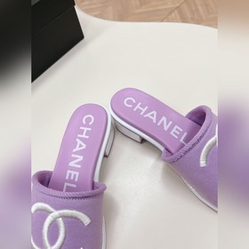 Средний каблук CHANEL Новая коллекция сандалий и тапочек 2024 Кла
