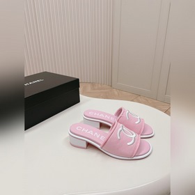 Средний каблук CHANEL Новая коллекция сандалий и тапочек 2024 Кла