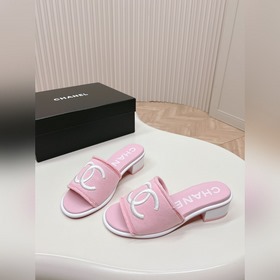 Средний каблук CHANEL Новая коллекция сандалий и тапочек 2024 Кла