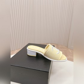Средний каблук CHANEL Новая коллекция сандалий и тапочек 2024 Кла