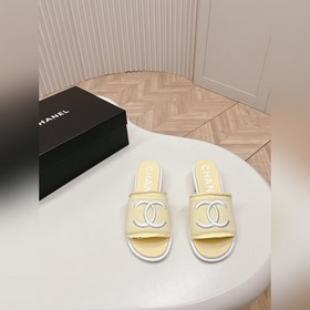 Средний каблук CHANEL Новая коллекция сандалий и тапочек 2024 Кла