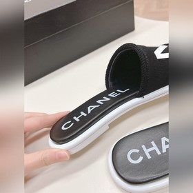 CHANEL 2024 Новая коллекция сандалий и тапочек Классическая серия