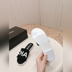 CHANEL 2024 Новая коллекция сандалий и тапочек Классическая серия