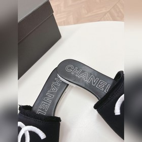 CHANEL 2024 Новая коллекция сандалий и тапочек Классическая серия