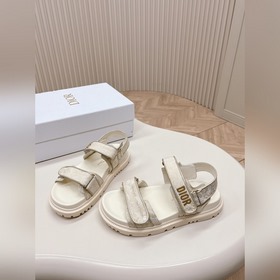 Классическая модель в обновленном исполнении с новой цветовой гам