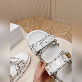 Классическая модель в обновленном исполнении с новой цветовой гам