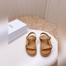 Однотонные классические сандалии-сланцы Dior с обновленной палитр
