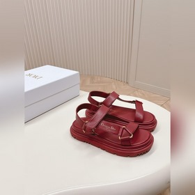 Однотонные классические сандалии-сланцы Dior с обновленной палитр