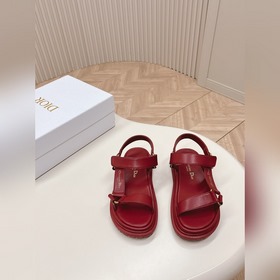 Однотонные классические сандалии-сланцы Dior с обновленной палитр
