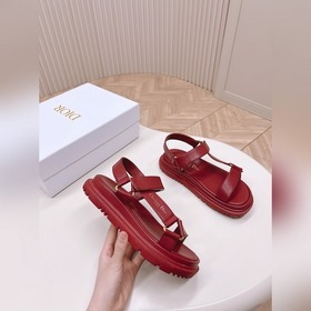 Однотонные классические сандалии-сланцы Dior с обновленной палитр