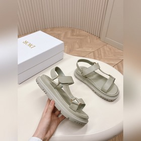 Однотонные классические сандалии-сланцы Dior с обновленной палитр
