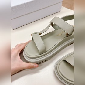 Однотонные классические сандалии-сланцы Dior с обновленной палитр