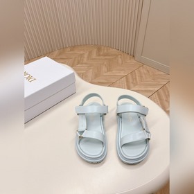 Классическая модель в чистом цвете с обновлением и новой цветовой