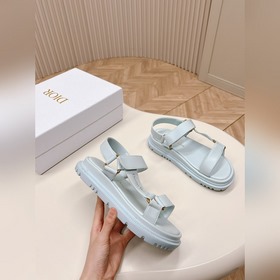 Классическая модель в чистом цвете с обновлением и новой цветовой