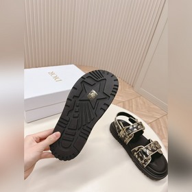 Классическая модель в обновленном исполнении с новой цветовой гам