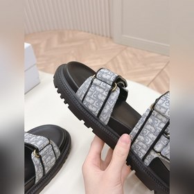 Классическая модель в обновленном исполнении с новой цветовой гам