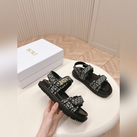 Классическая модель в обновленном исполнении с новой цветовой гам