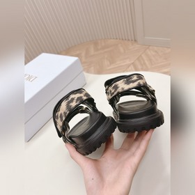 Классическая модель в обновленном исполнении с новой цветовой гам