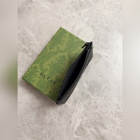 Новая серия блестящих мужских аксессуаров Gucci, изготовленных из