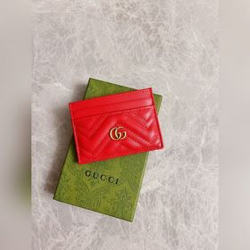 Новинка — GG Marmont Карточка с фигурным стеганым узором, с логот