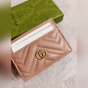 Новинка — GG Marmont Карточка с фигурным стеганым узором, с логот
