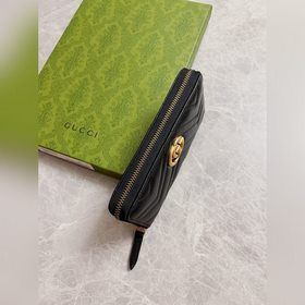 Новинка GUCCI — длинный кожаный кошелек GG Marmont с застежкой-мо