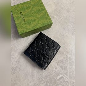 Новейшая модель GUCCI из оригинальной кожи Ferrari с тисненым лог