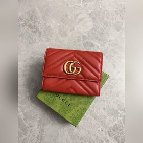 Официальный сайт GUCCI ~ Кожаный кошелек с двойным G из металла ц