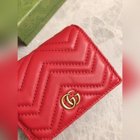 Новинка GUCCI ~ Карточный чехол GG Marmont стеганым узором виде ч