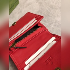 Новинка GUCCI ~ Карточный чехол GG Marmont стеганым узором виде ч