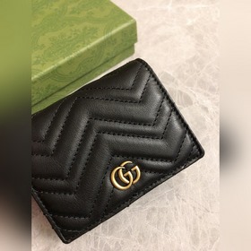 Новинка GUCCI ~ Карточный чехол GG Marmont стеганым узором виде ч